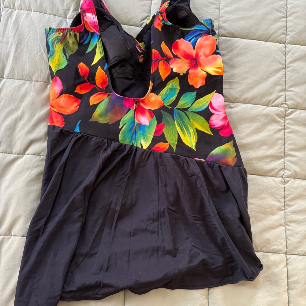 Miraclesuit Floral One Piece Swimsuit - Black and Multicolor NWOT - Picture 3 of 4